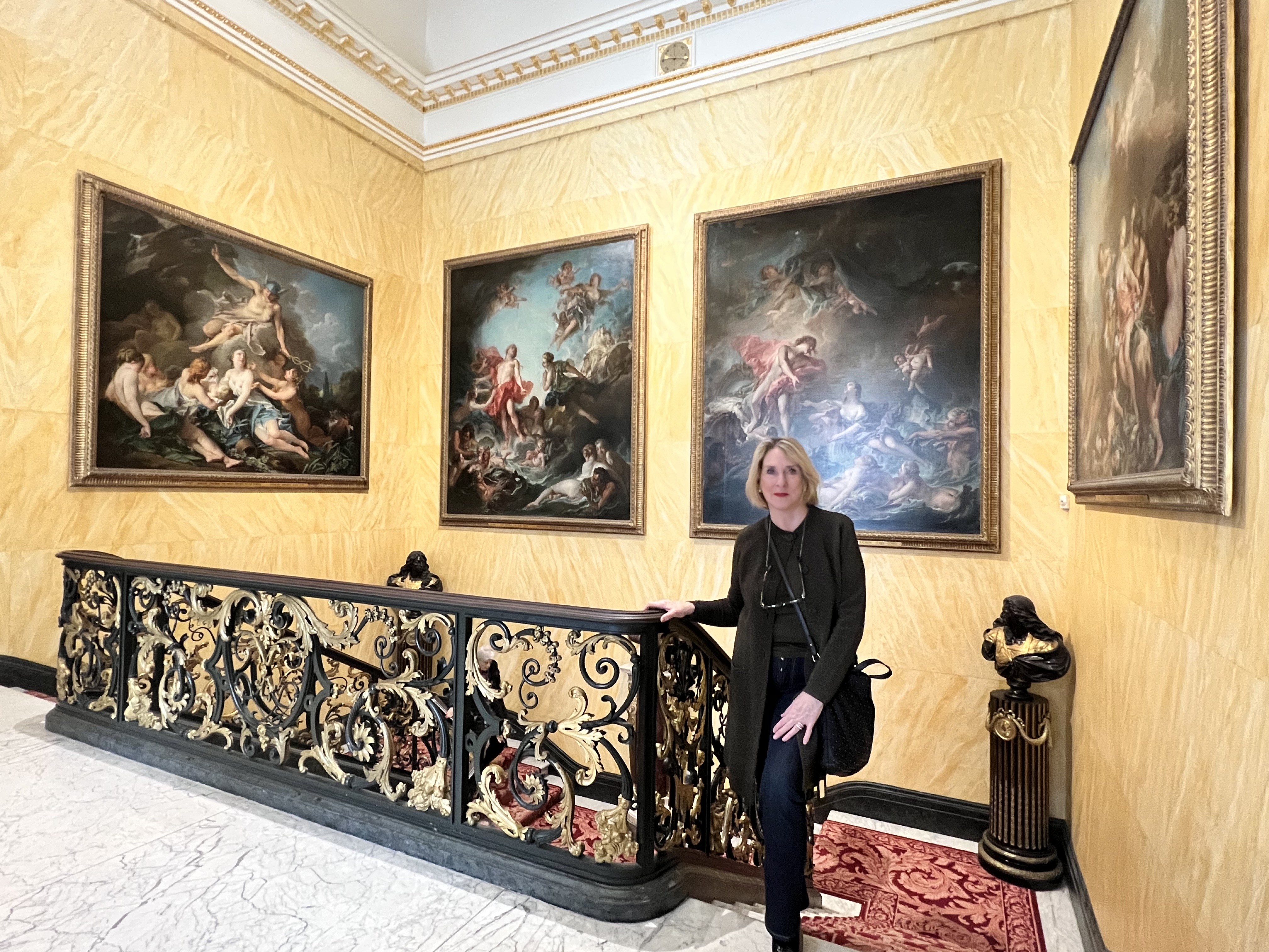 Alisanne in the Wallace Collection gallery