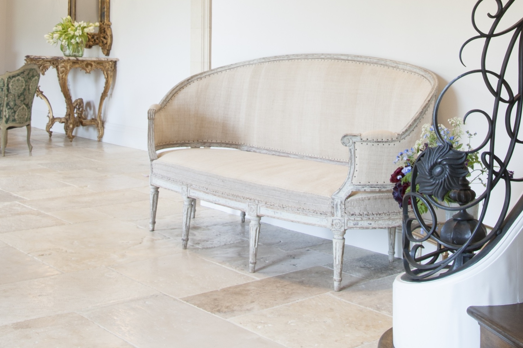 French limestone sample and stone setting