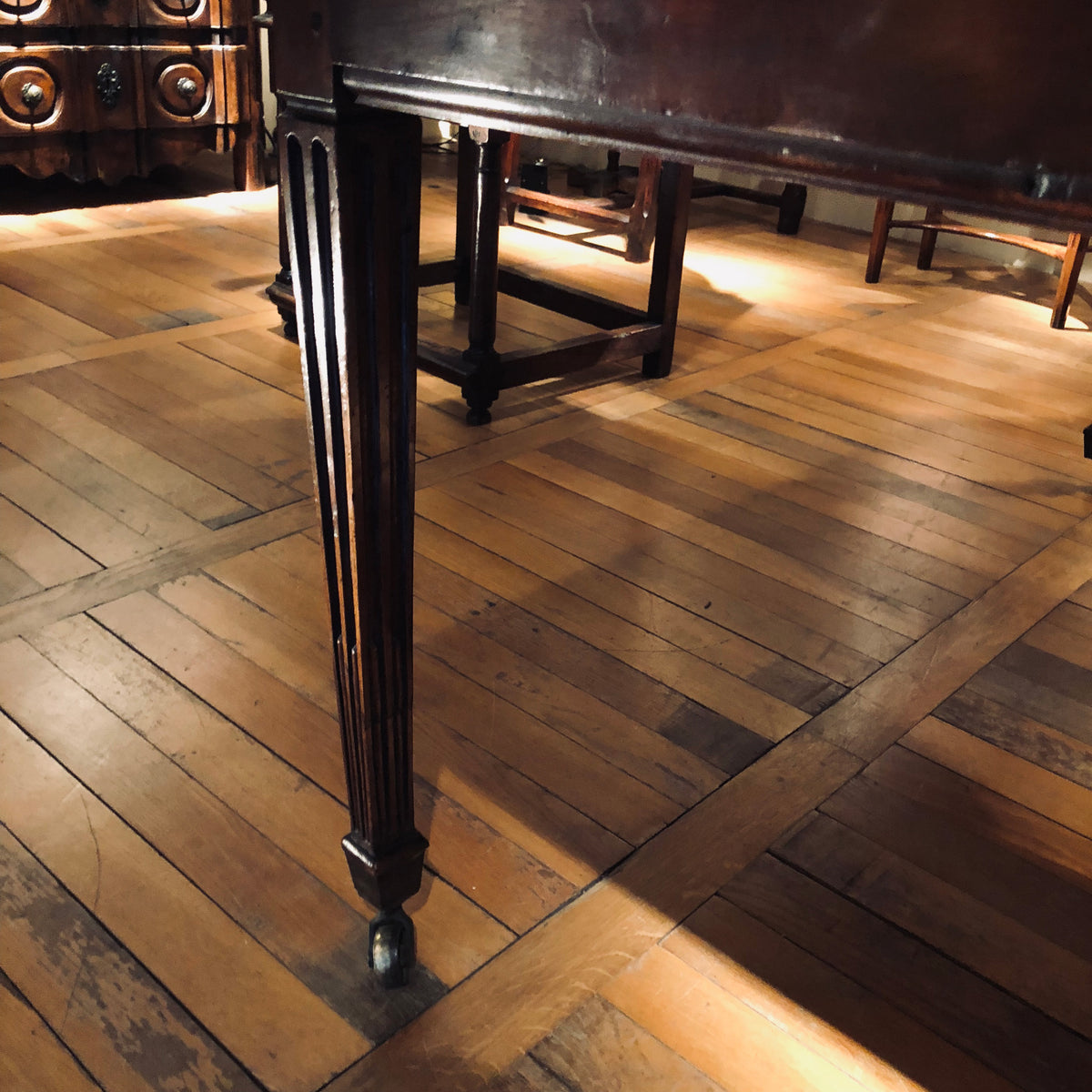 Walnut Louis XVI Portefeuille or Wallet Table