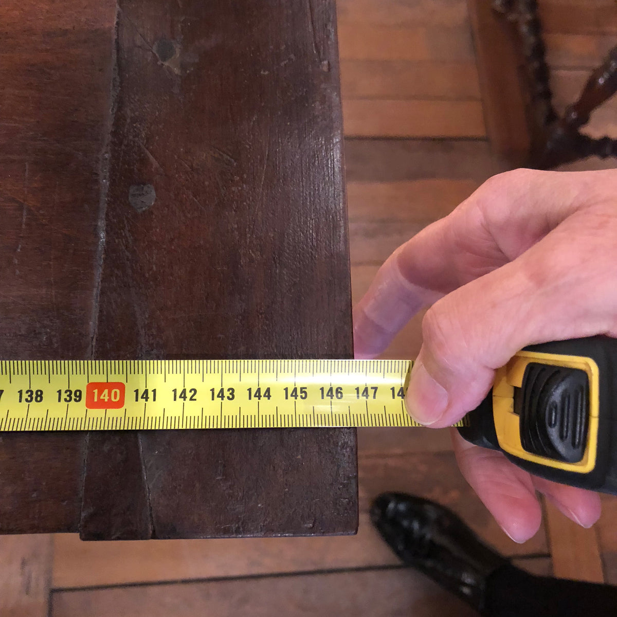 Walnut Louis XVI Portefeuille or Wallet Table